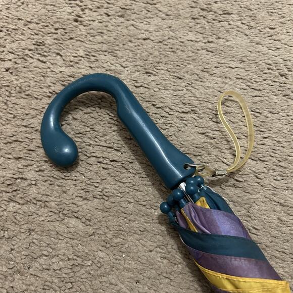 Rare! Vintage 1998 TOHO Godzilla Children’s Umbrella. Eat A Train! - Picture 8 of 9